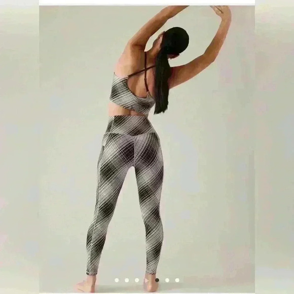 Athleta SALUTATION STASH HIGH RISE TIGHT, white plaid, small - Picture 4 of 4